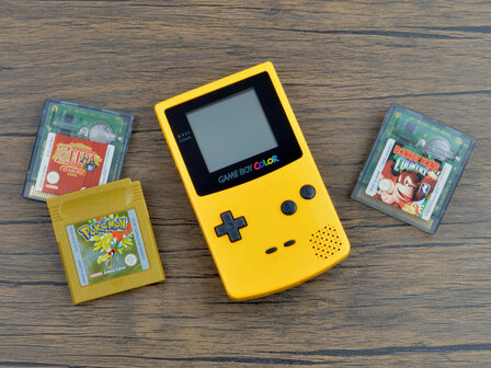 Gameboy Color Yellow