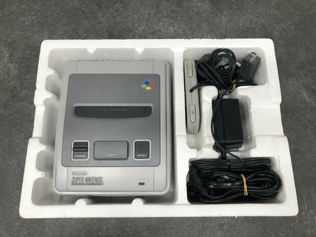 Super Nintendo Starter Pack - Control Set Edition [Complete]